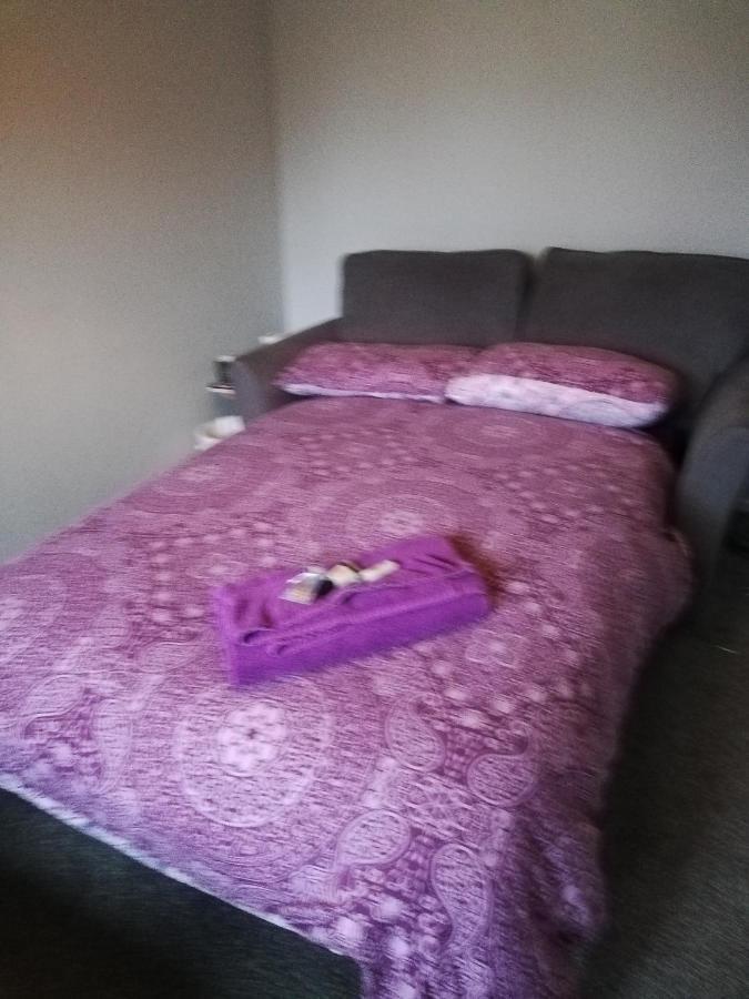 מלון Pontyclun Little Cosy Cwtsh מראה חיצוני תמונה